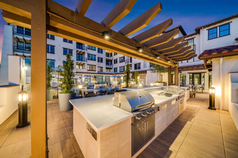 Villa Rotonda Apartments in Santa Rosa twilight grilling area.